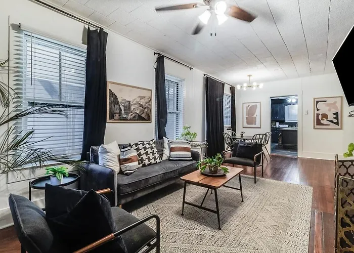 Holiday home Spacious Private & Shared Comfort Lafayette