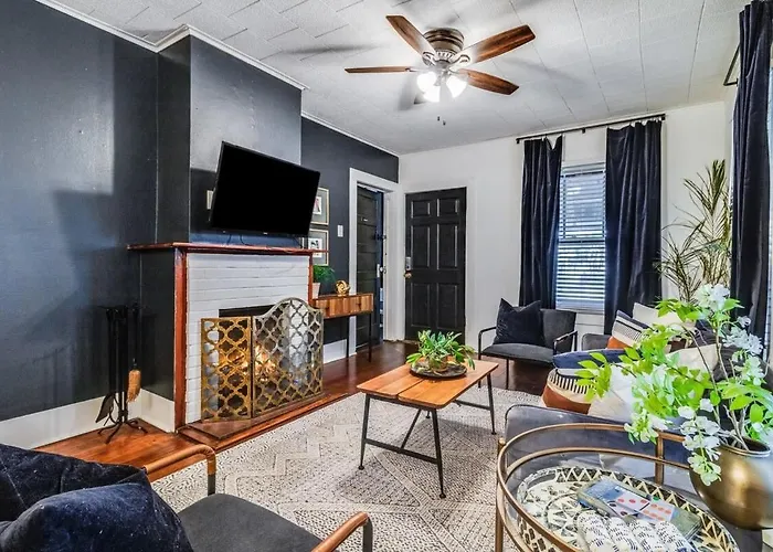 Holiday home Spacious Private & Shared Comfort Lafayette